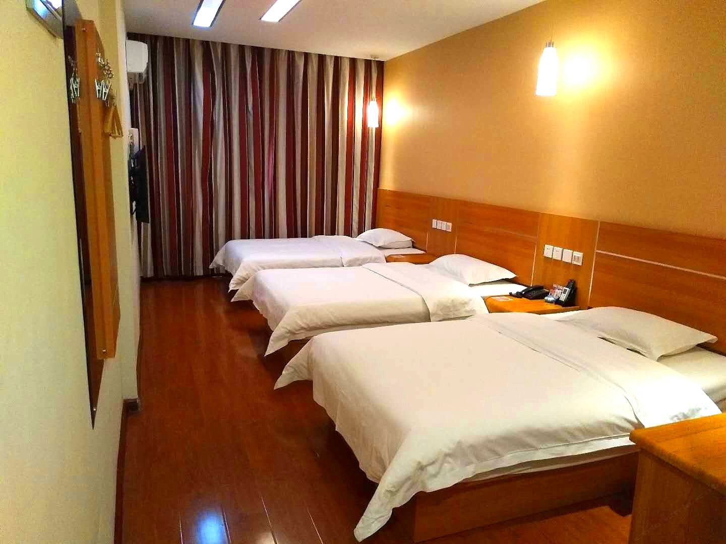 三人房