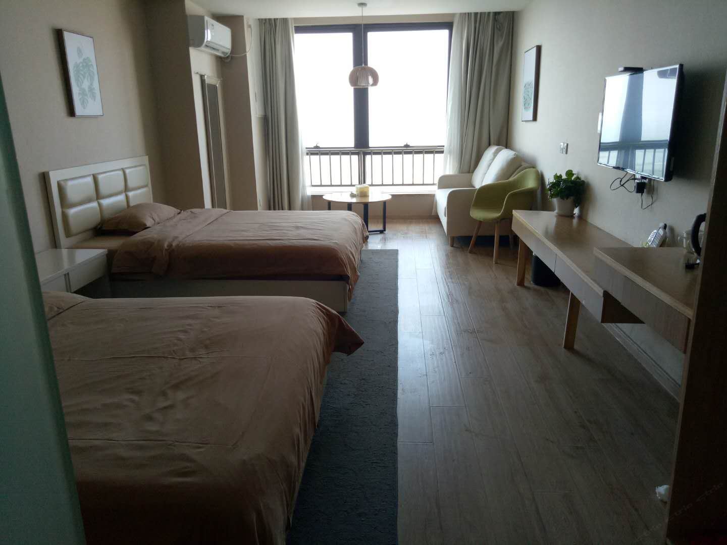 豪华湖景标间