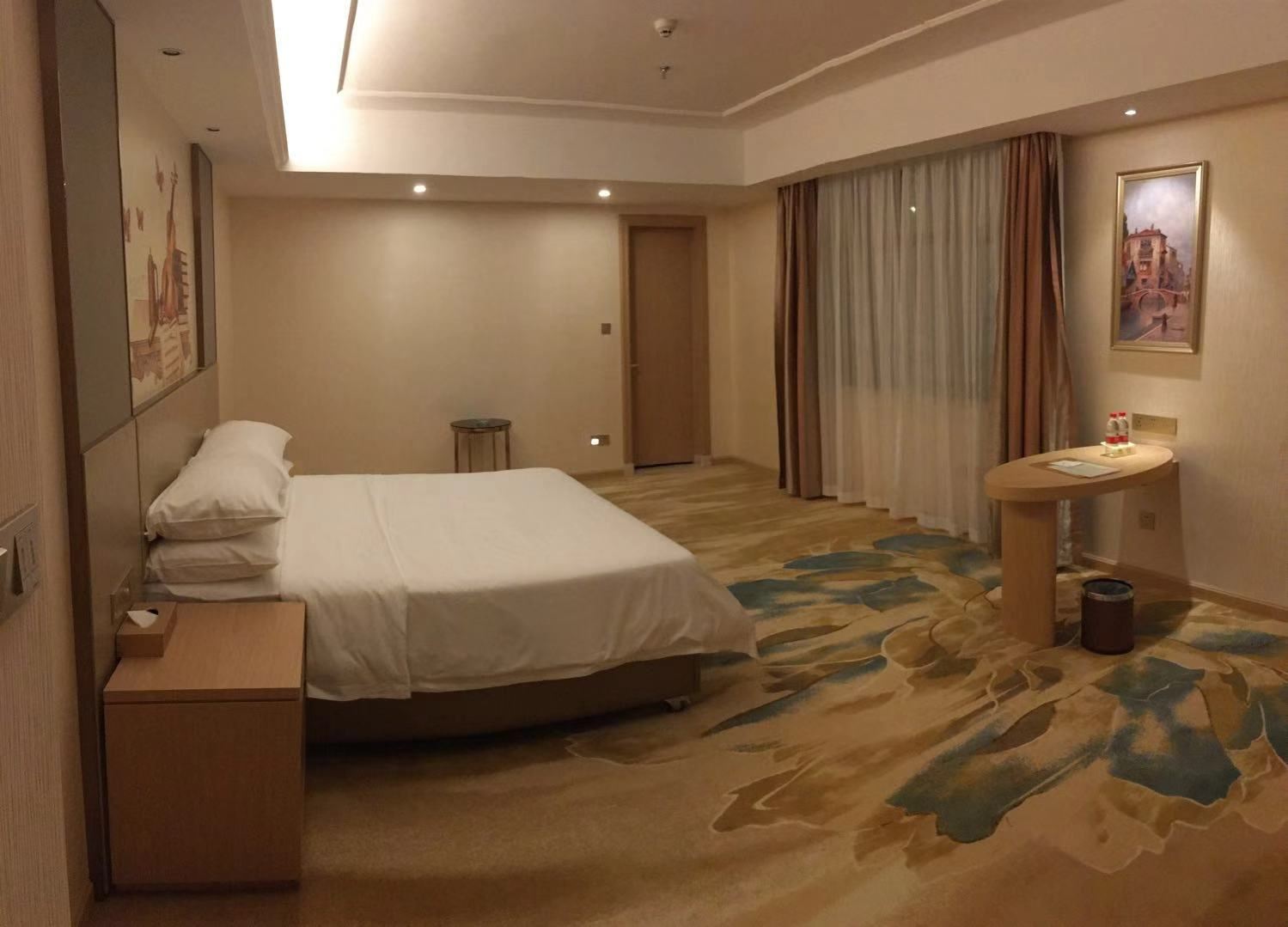 高级大床房