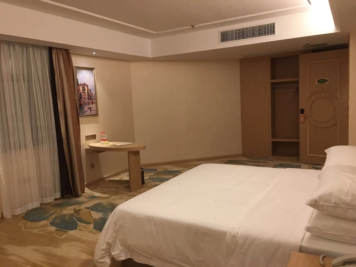 高级大床房