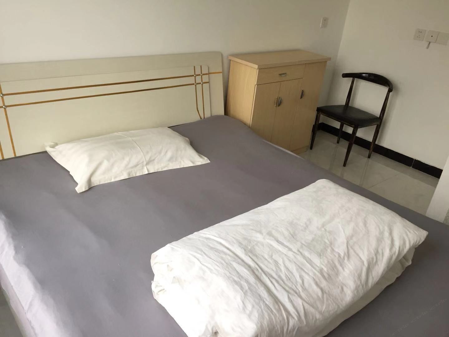 普通大床房(公共卫浴)