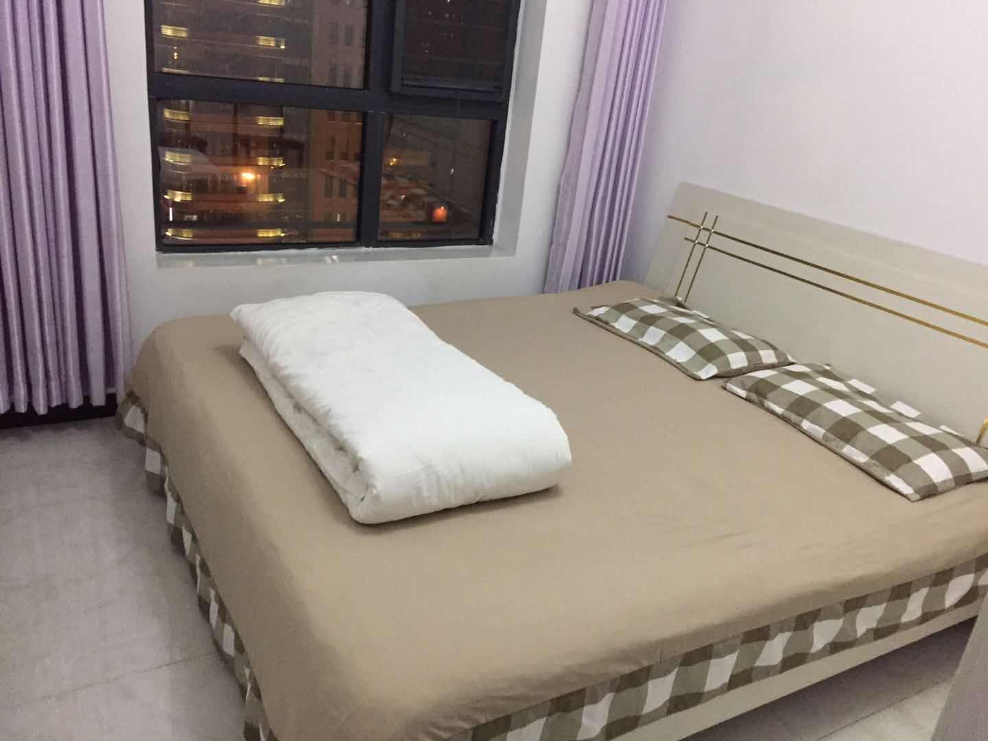 阳光大床房