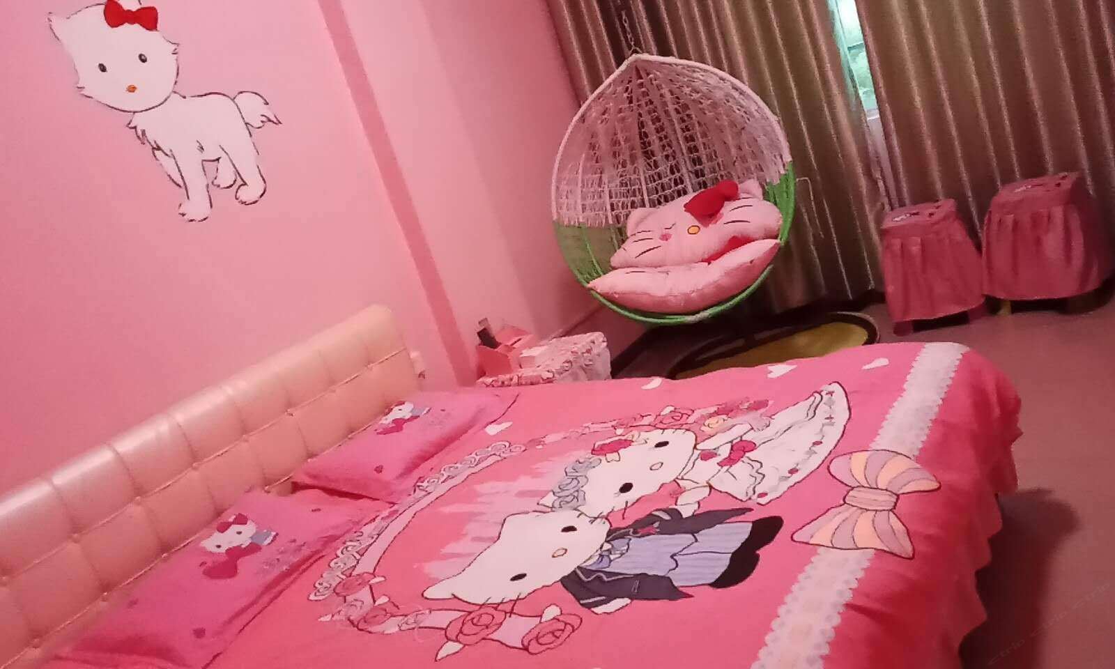 hellokitty大床房
