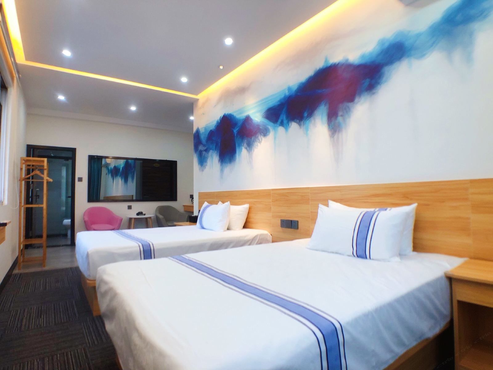 七十度蓝双床房