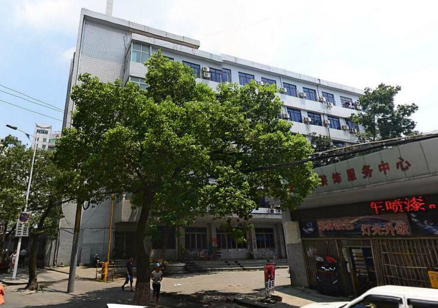 新世纪青年公寓(南昌广场南路店)