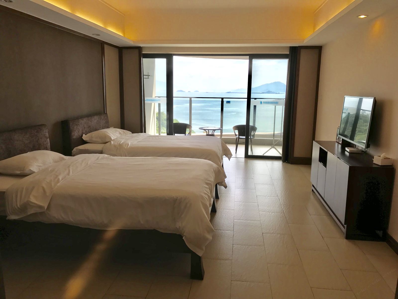 高级舒适海景双床房