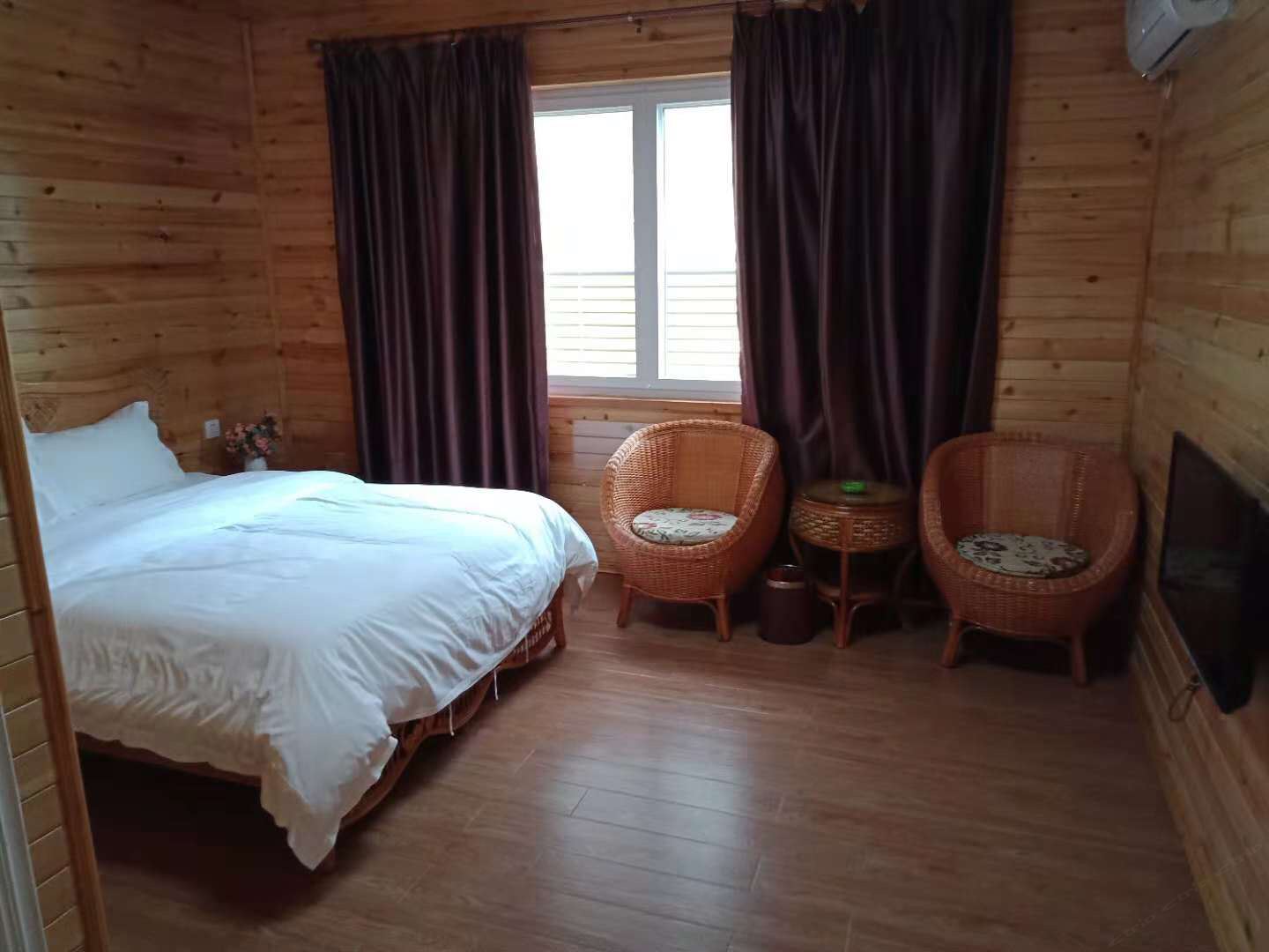 木屋两房一厅别墅