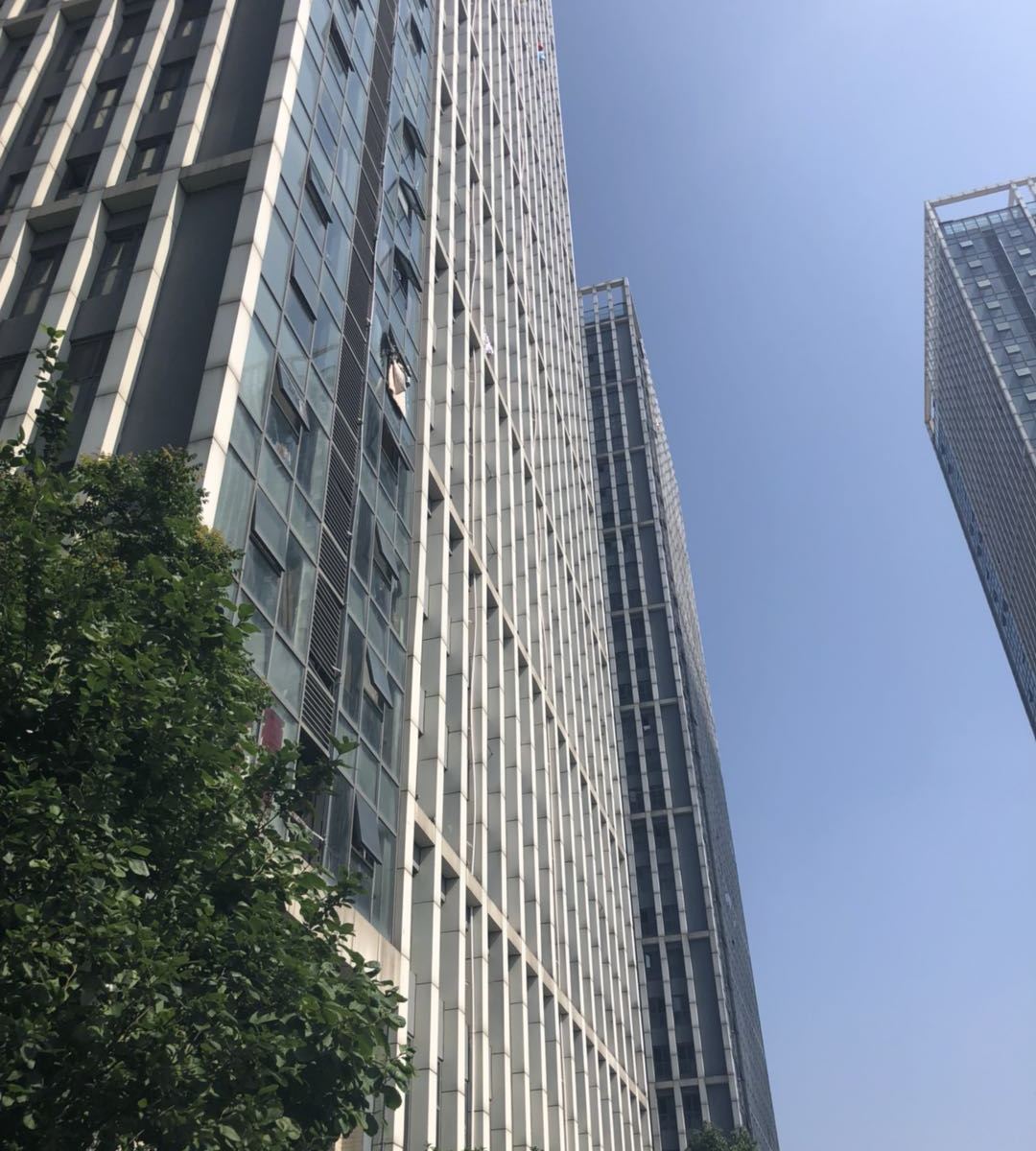 爱唯酒店式公寓(武汉经开万达体育中心店)