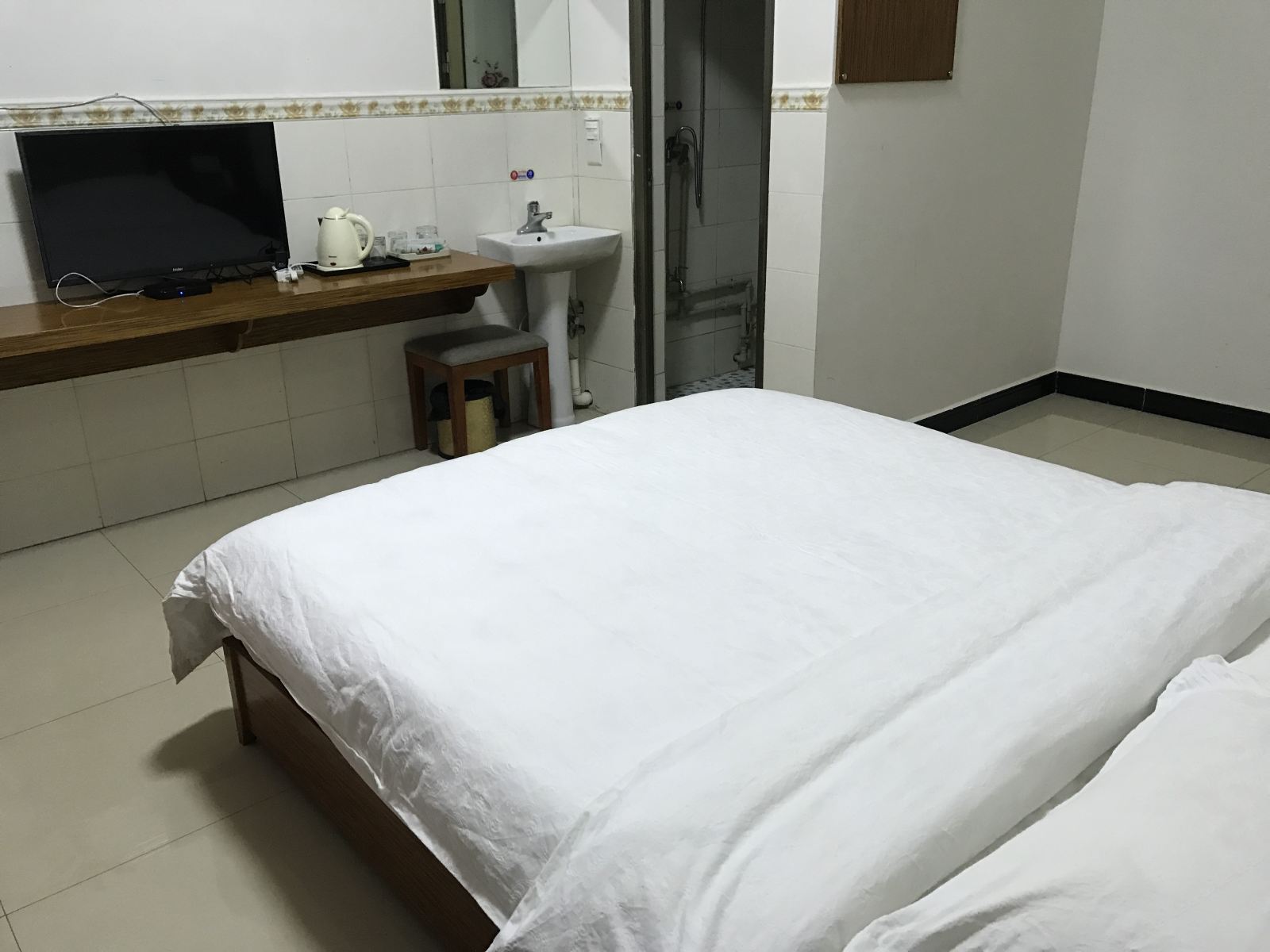 经济大床房