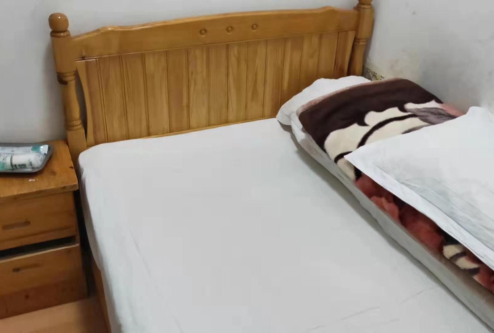 普通单人间(公共卫浴)