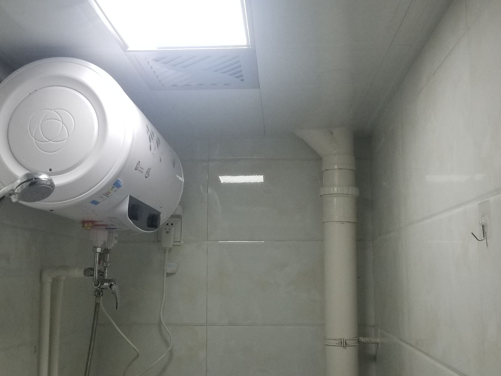 简约黄大床房