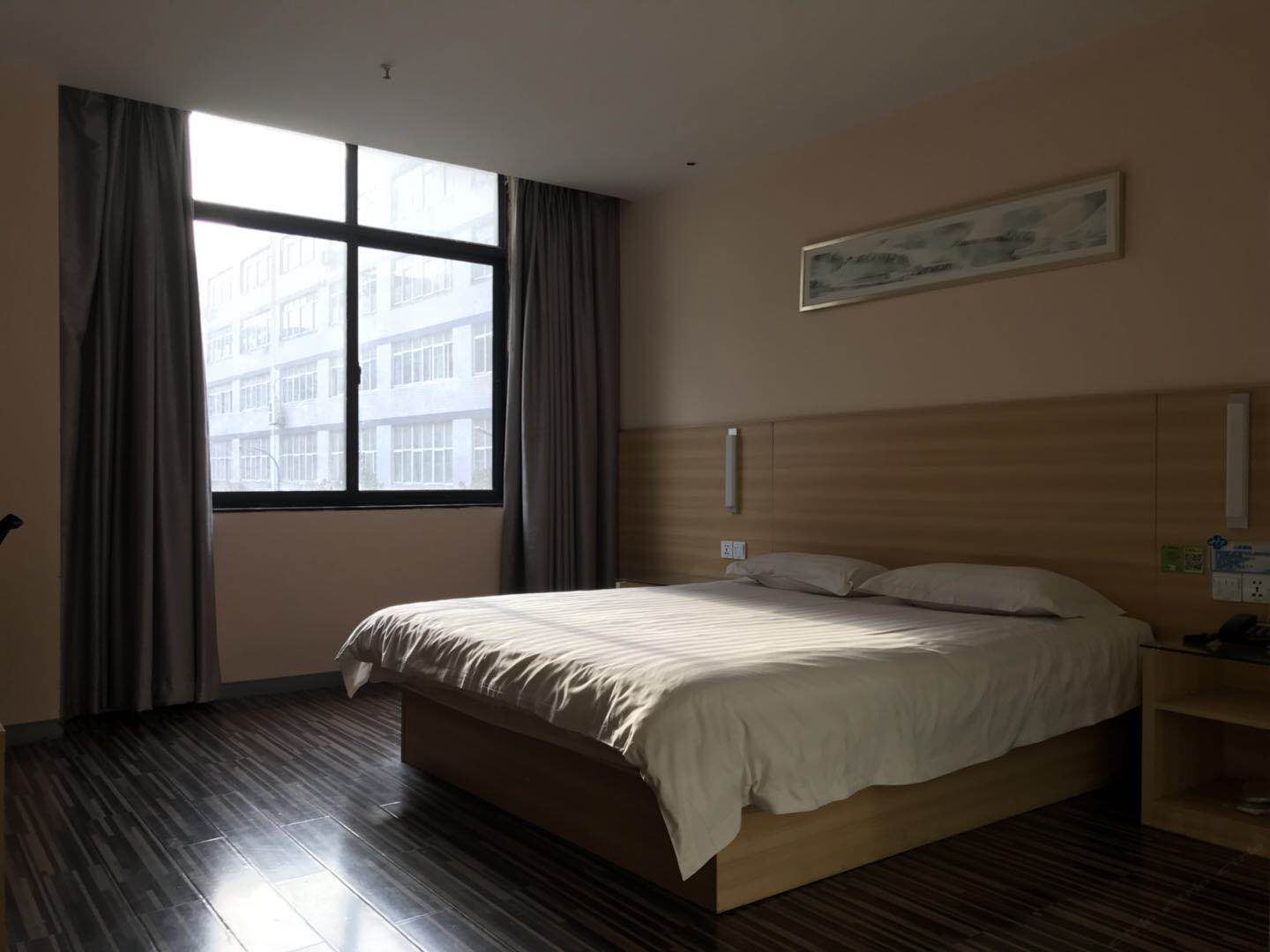 商务大床房