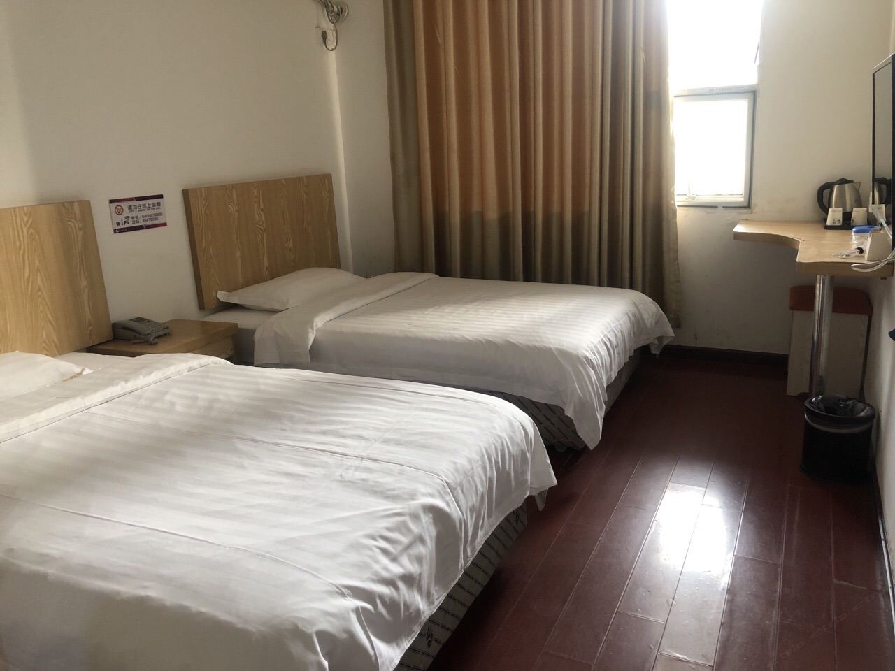 标准双床房