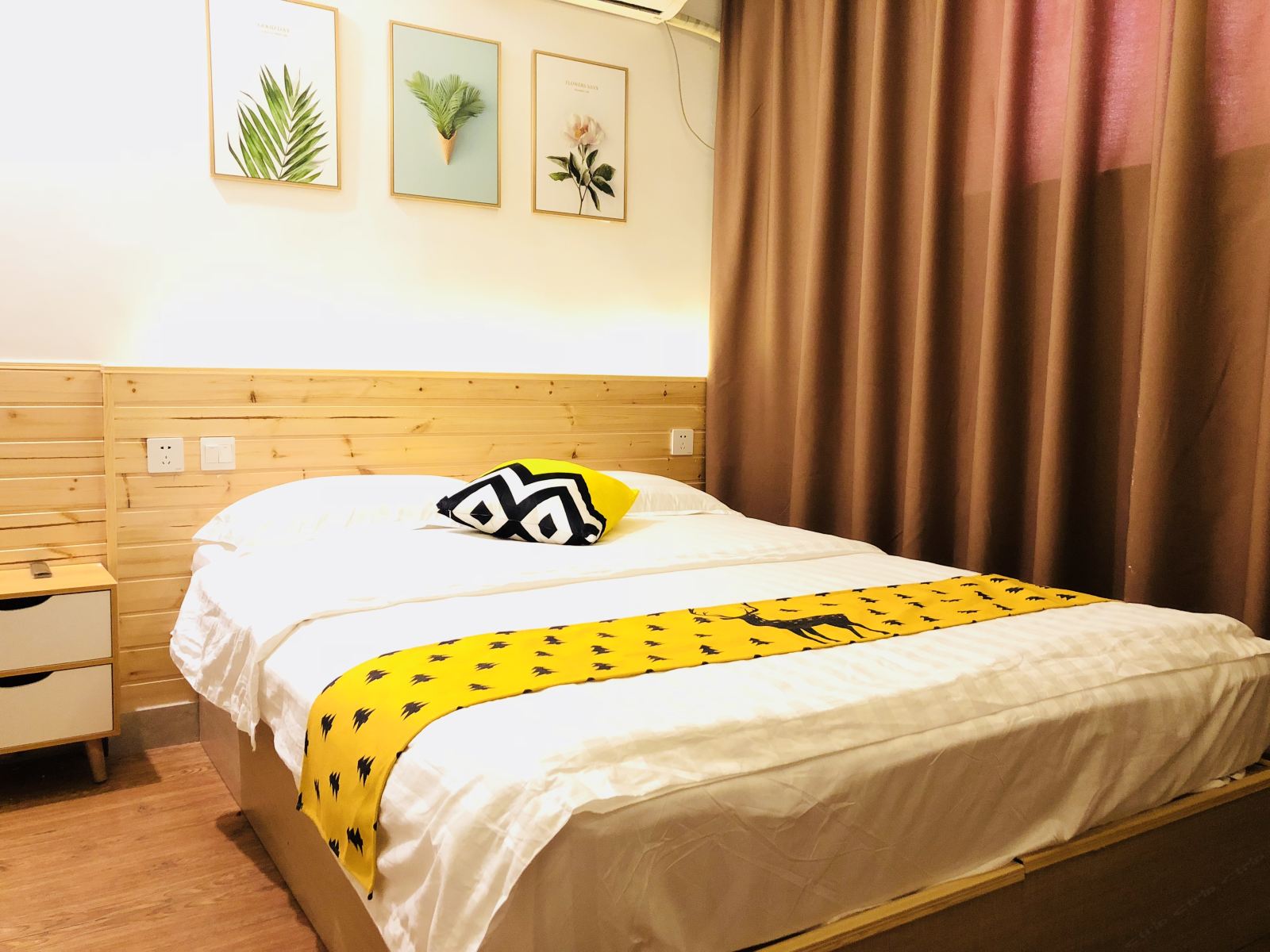 布丁大床房