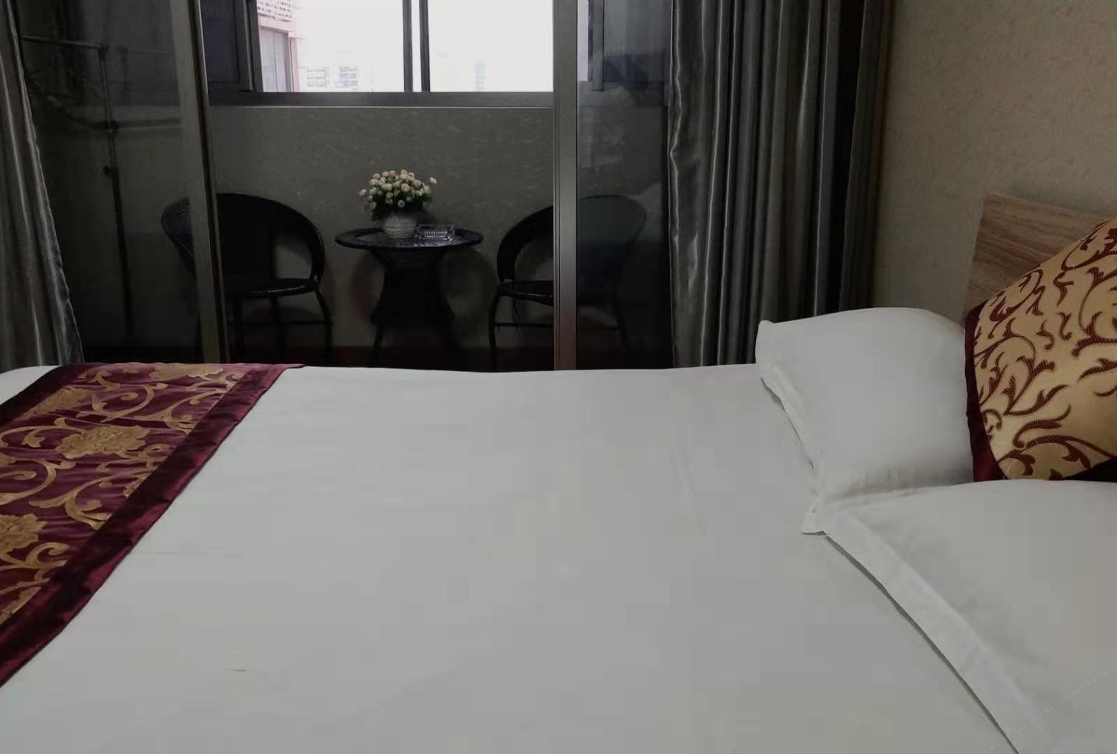 温馨投影大床房