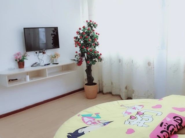 情侣圆床房
