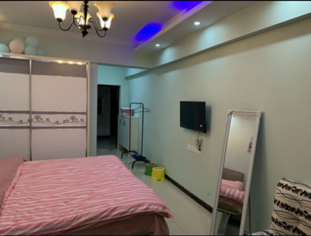 温馨家庭卧室套房