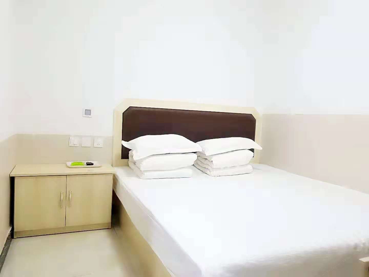 大床房(无窗)