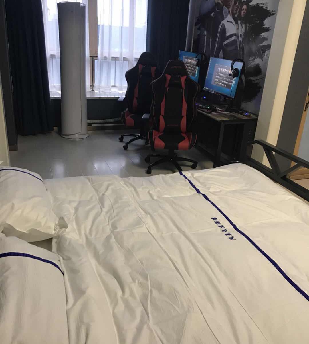 电竞双人间