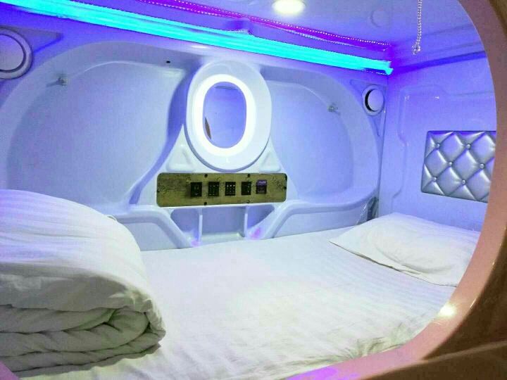 四人间(床位)(公共卫浴)