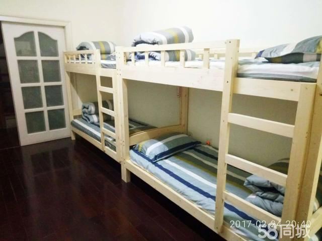 男生四人间(床位房，公共卫浴)