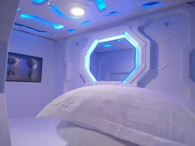 豪华舱6人间(床位房)(公共卫浴)