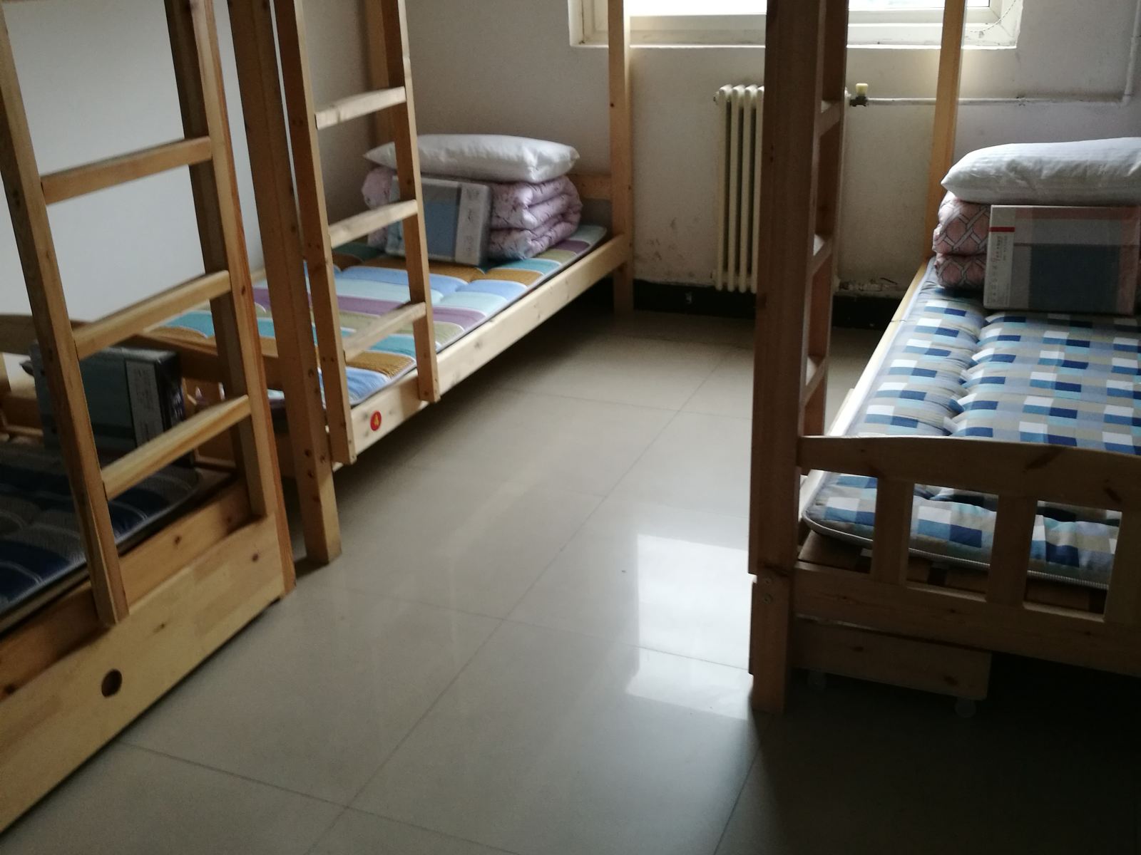 舒适男生六人间(床位)(公共卫浴)