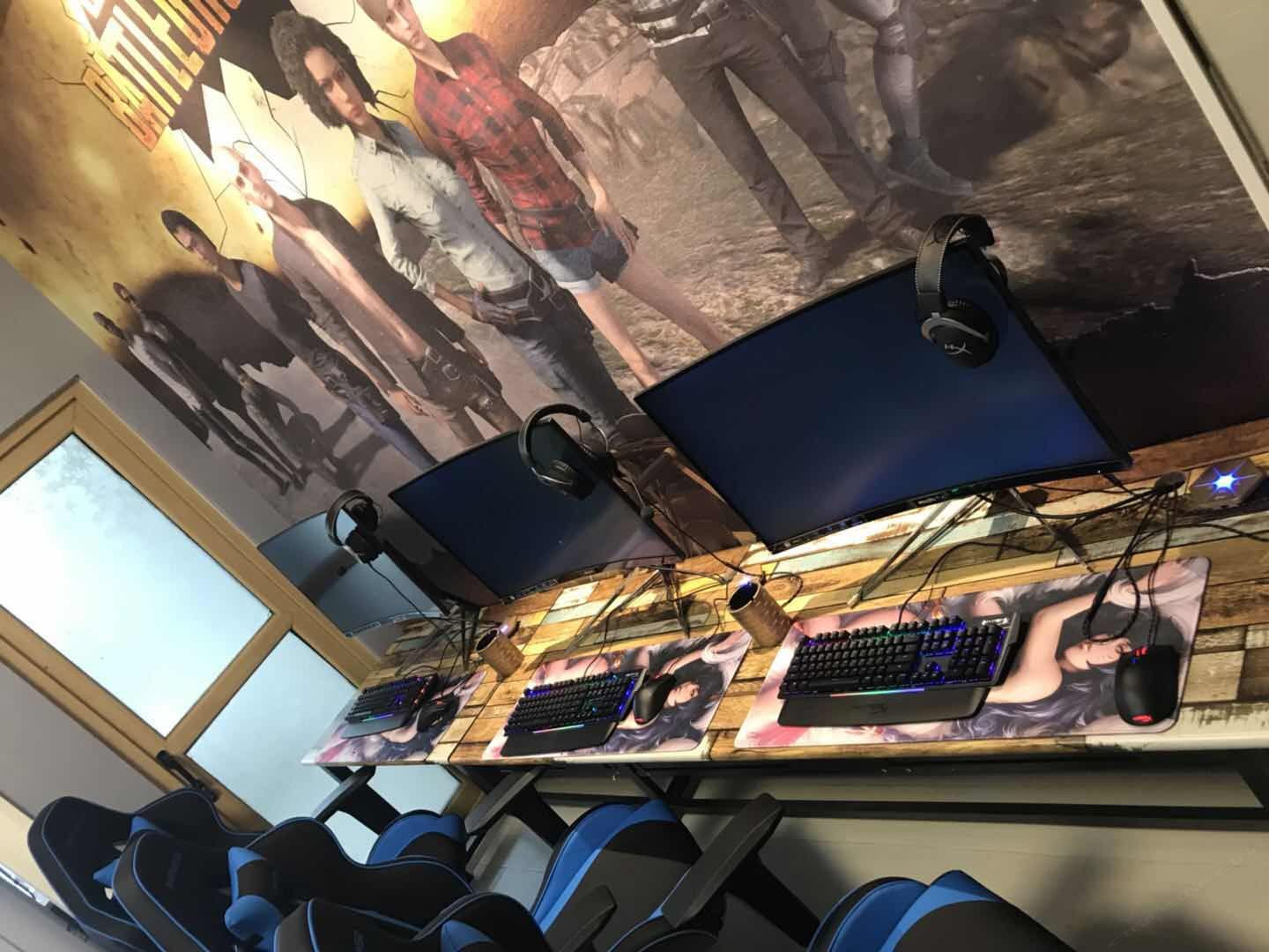 电竞三人间