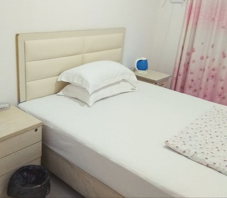 阳光大床房