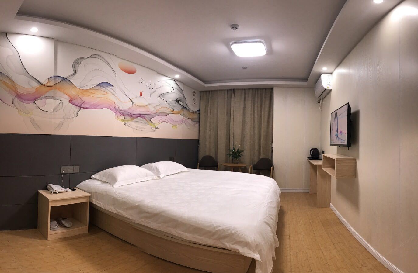 高级大床房