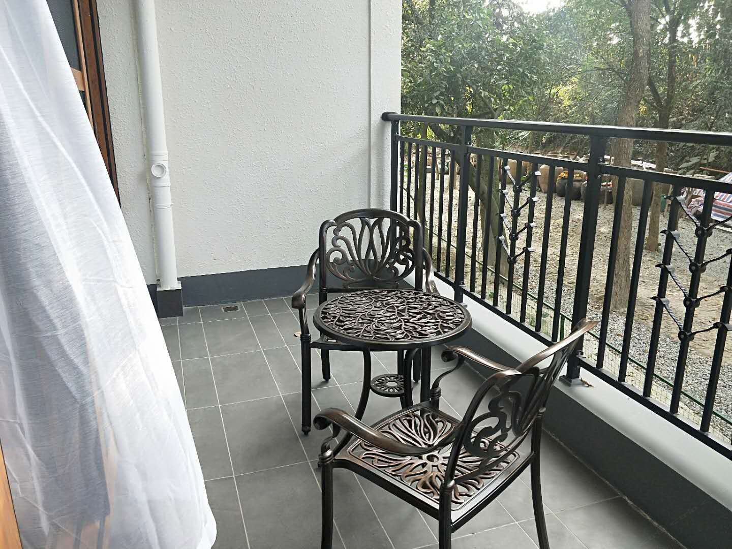 豪华商务大床房