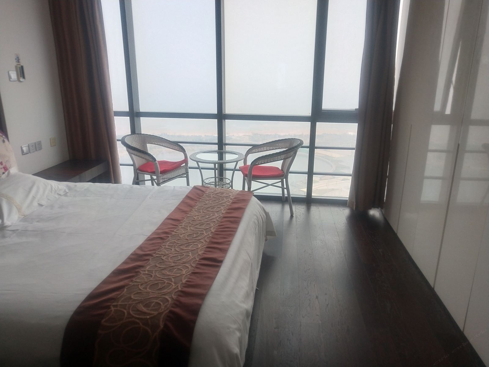 轻奢180度海景大床房