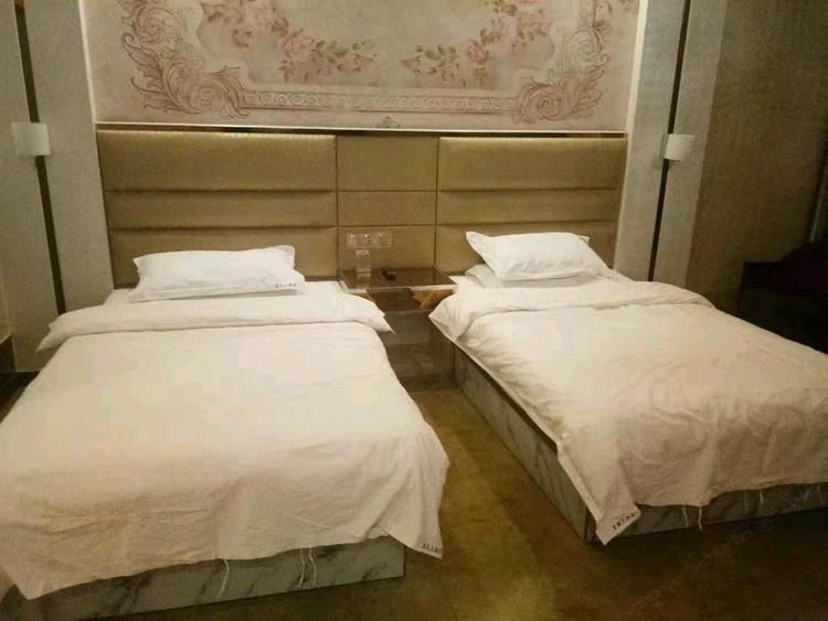 标准双床房