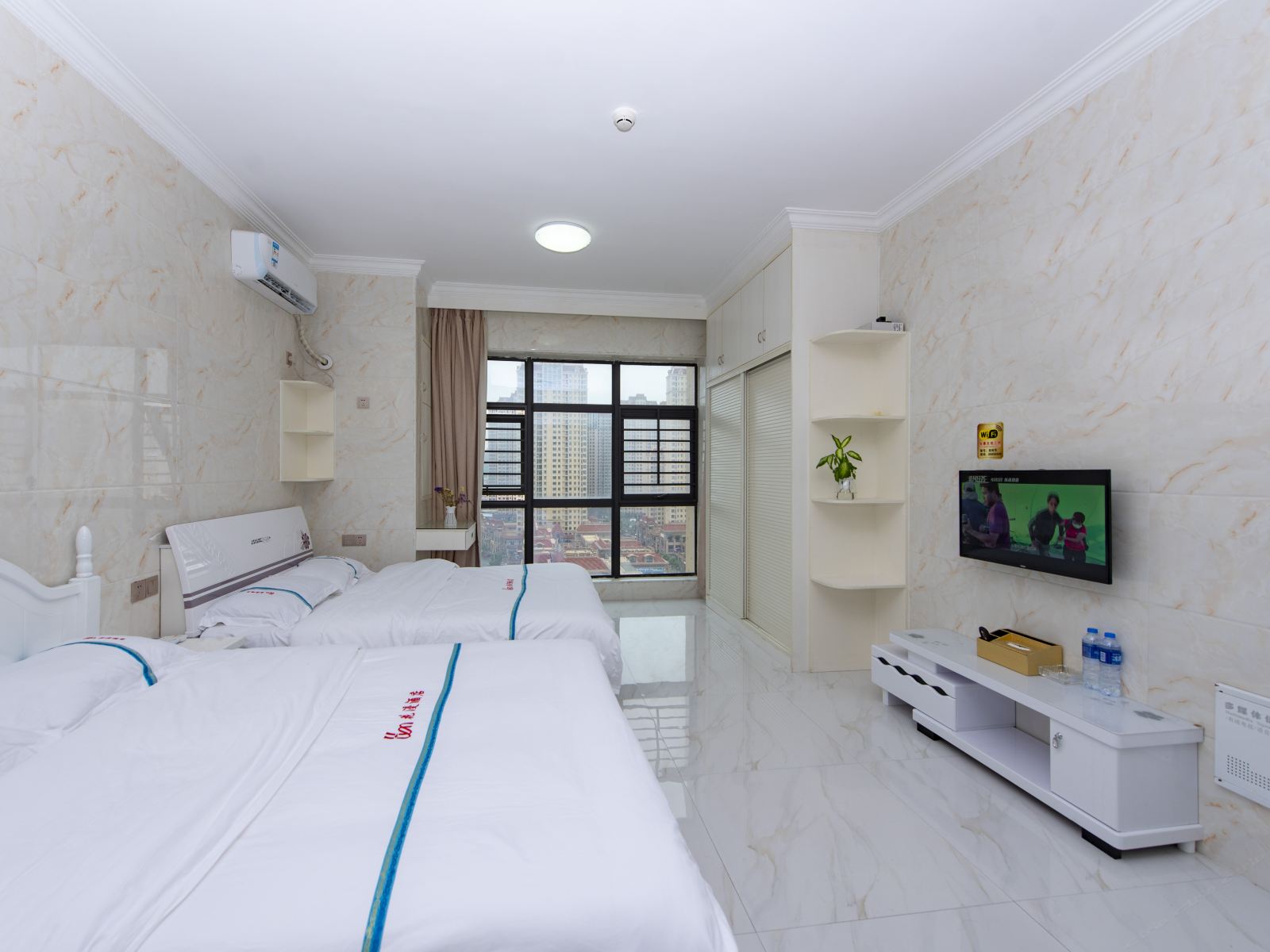 居家旅途双床房