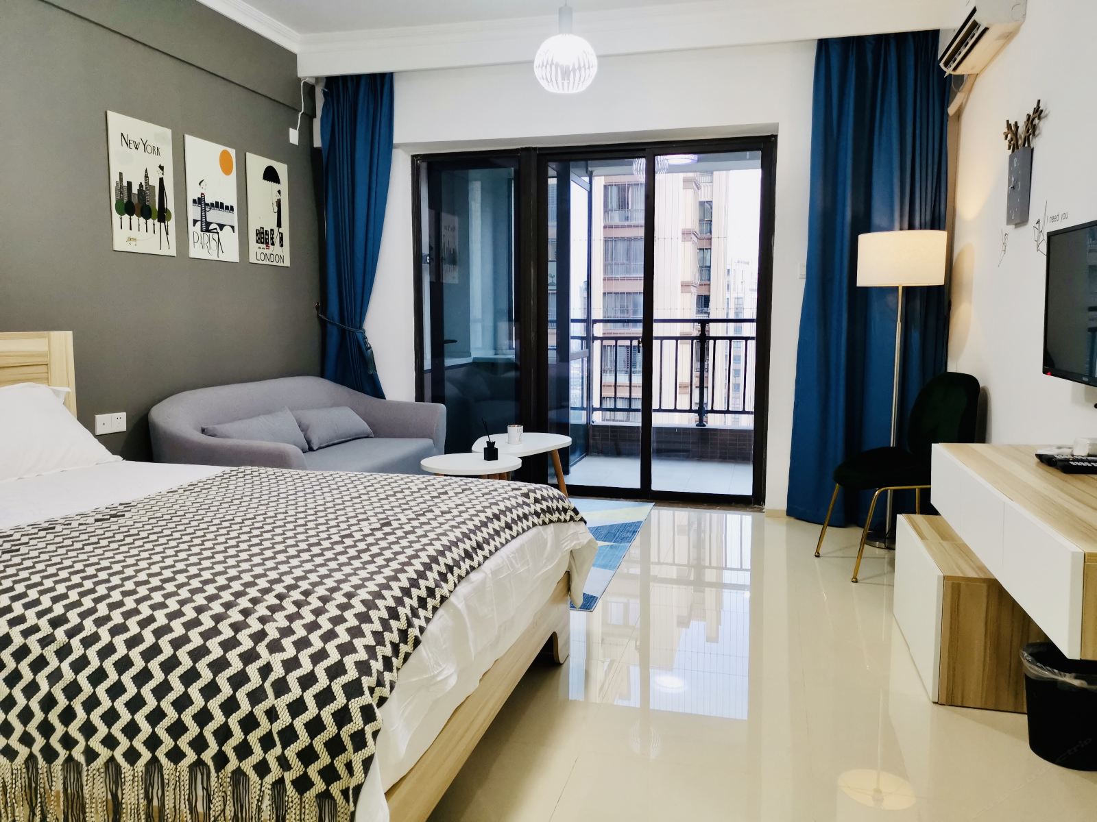 经典商务大床房