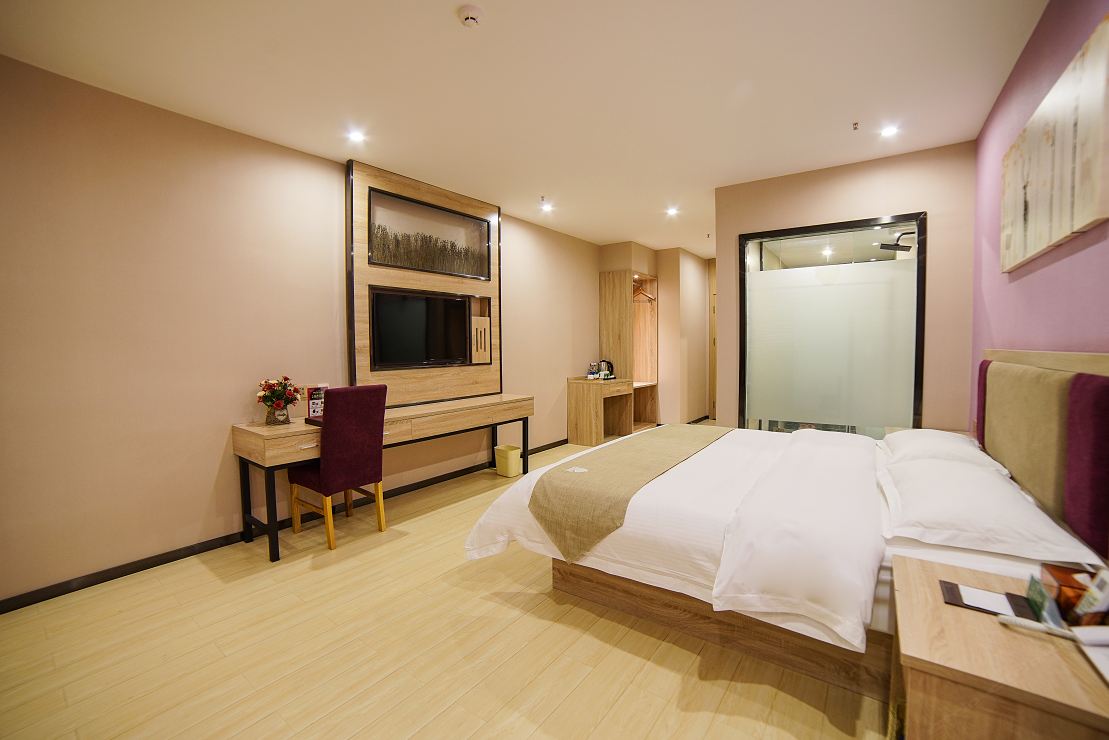 高级大床房