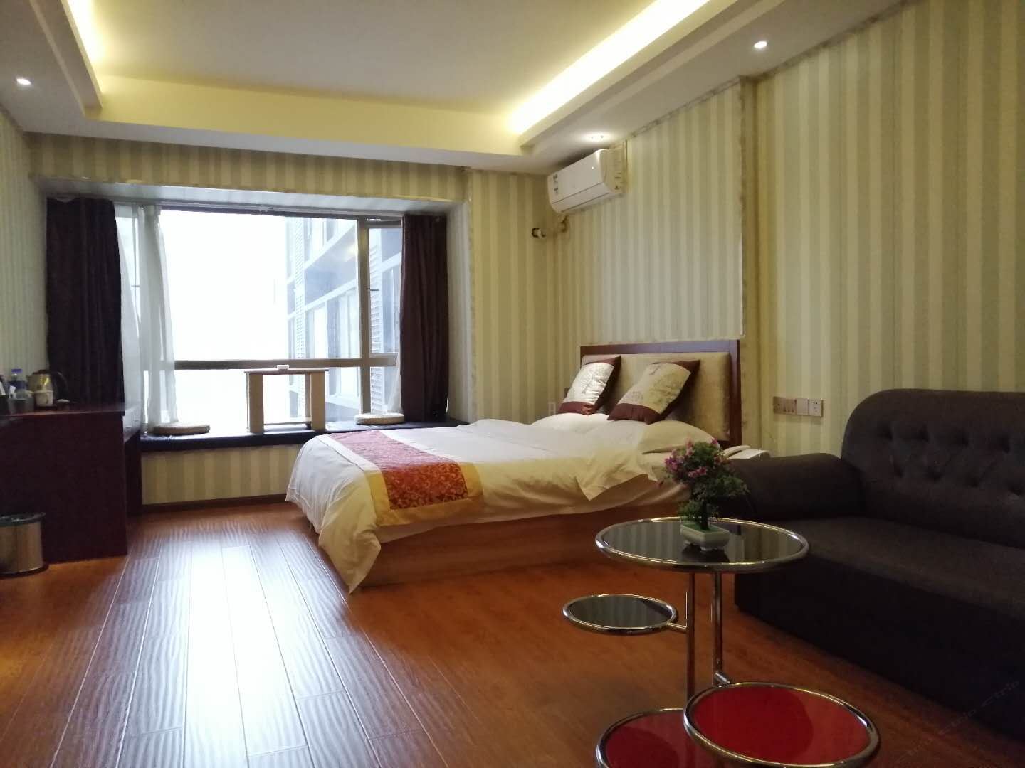 商务大床房