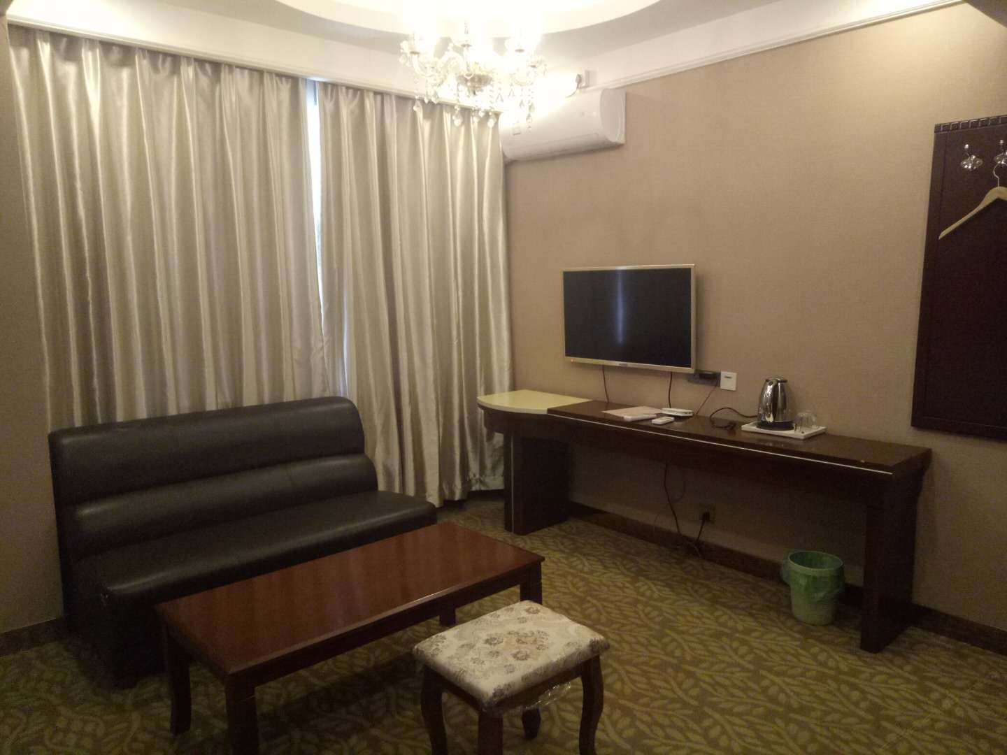 豪华大床房