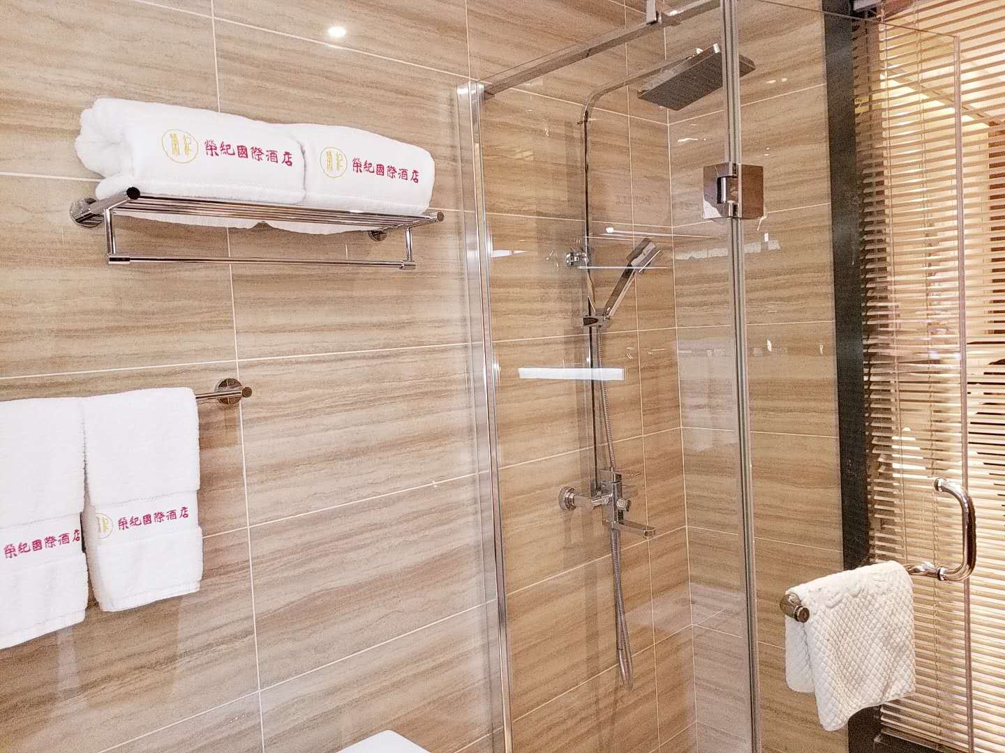 豪华大床房