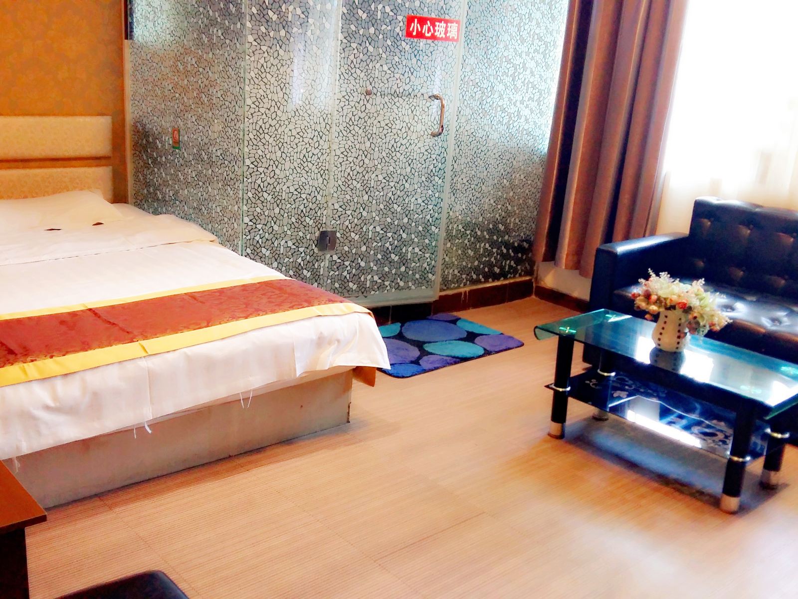 豪华大床房