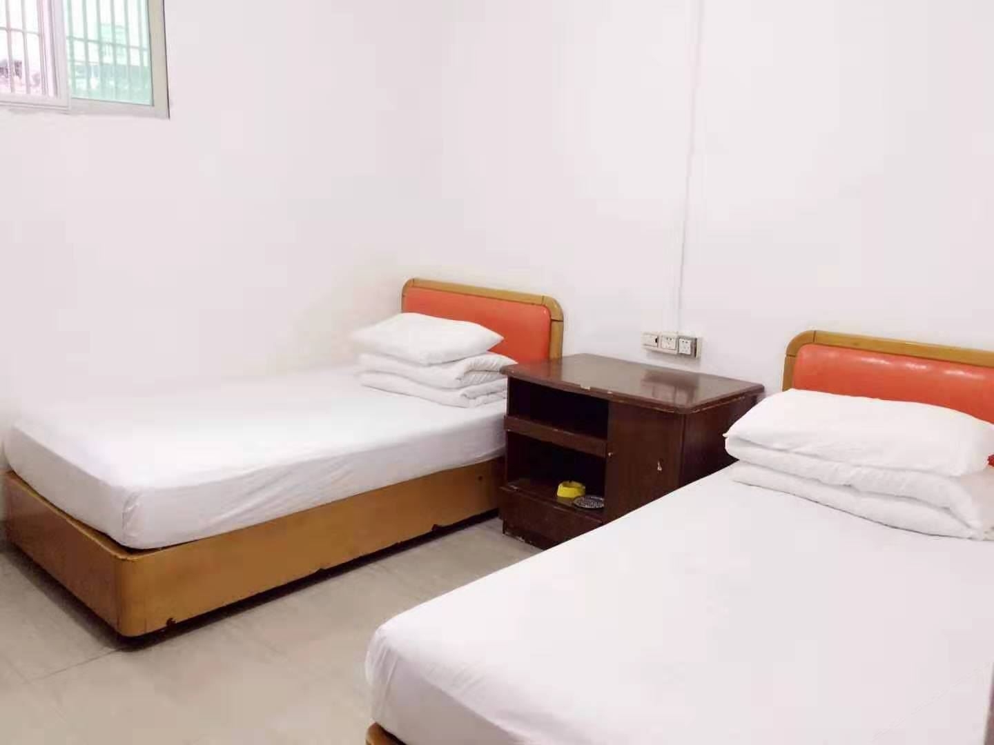 普通双人间(公共卫浴)