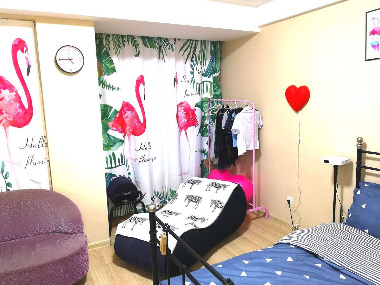 巨幕火烈鸟主题大床房B
