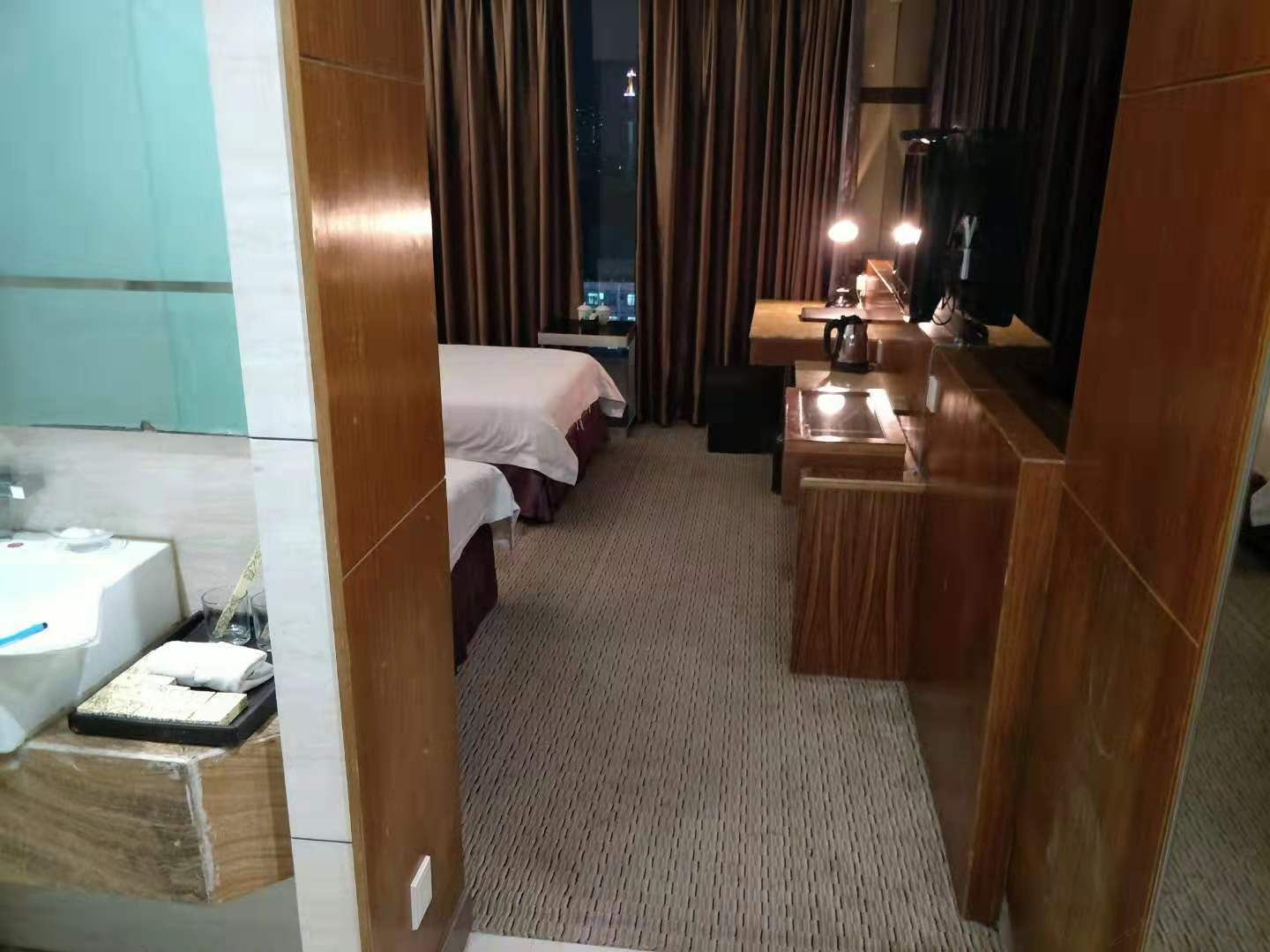 标准双床房