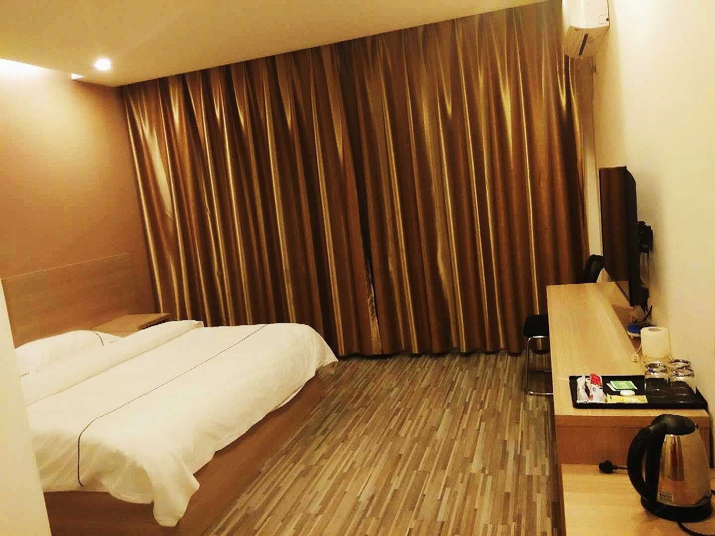 豪华大床房