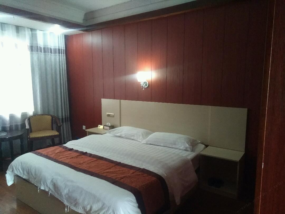 豪华大床房