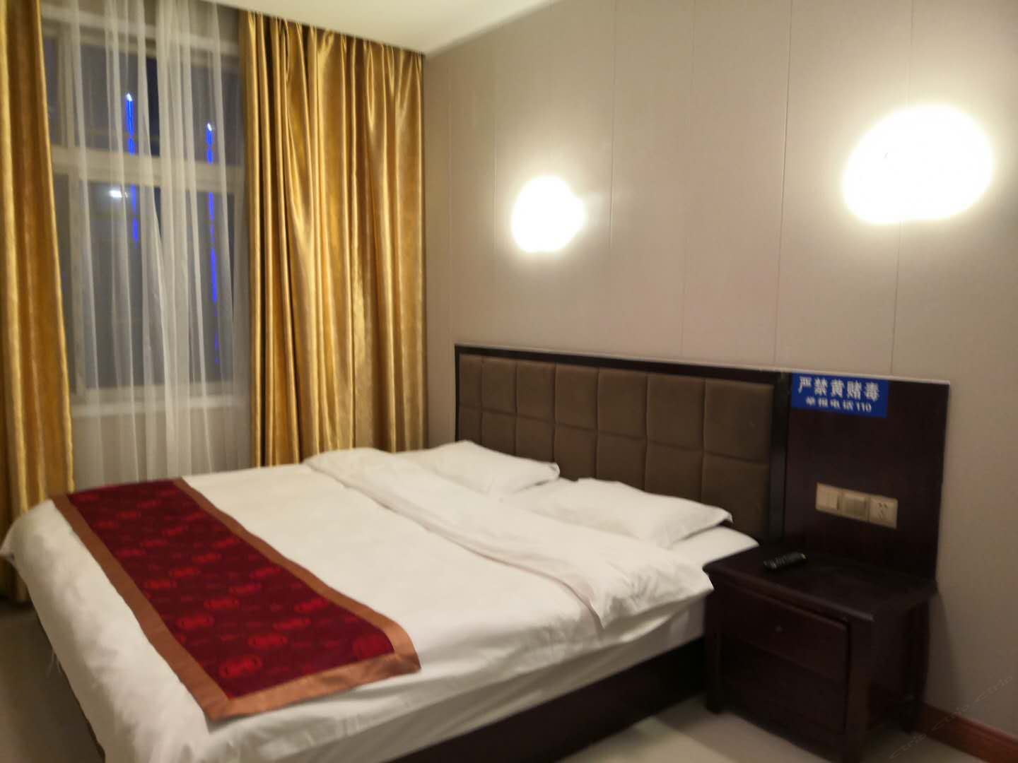 豪华大床房