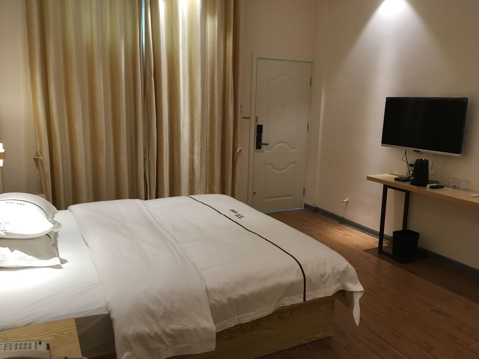 标准大床房