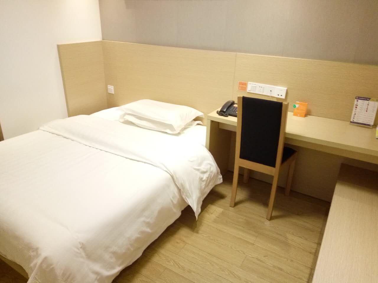 高级大床房