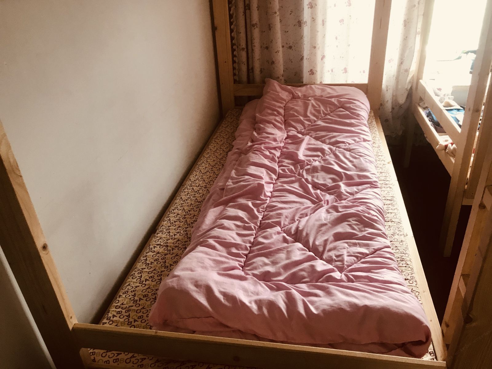 女生六人房(床位)