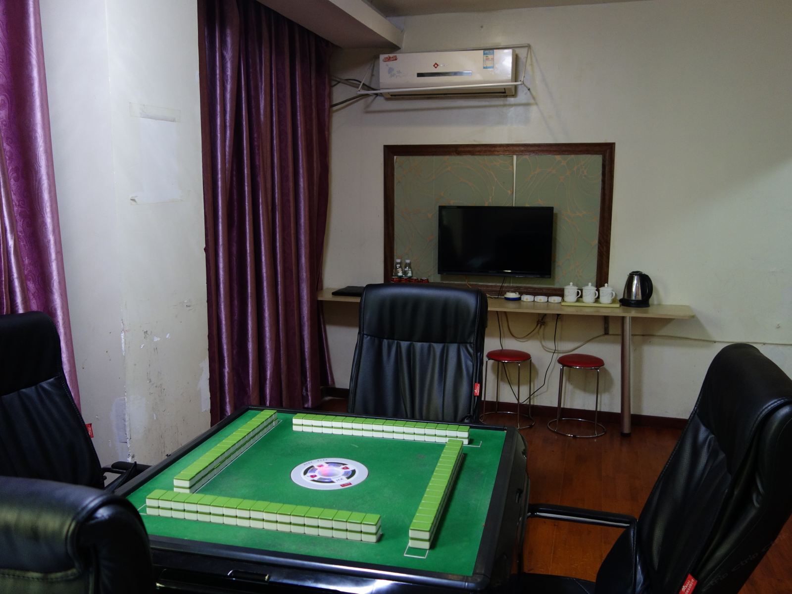 豪华棋牌三床房